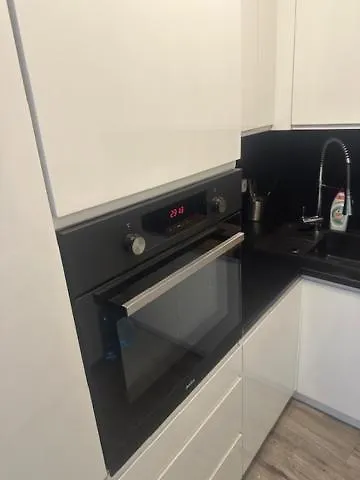 Silence Parterowy Z Tarasem D9 * ポビエロボ