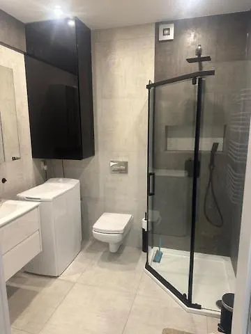 Silence Parterowy Z Tarasem D9 アパート ポビエロボ