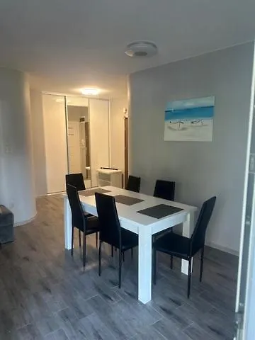 Silence Parterowy Z Tarasem D9 * ポビエロボ