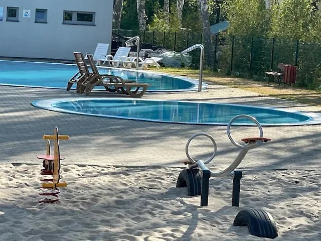 Silence Parterowy Z Tarasem D9 アパート ポビエロボ